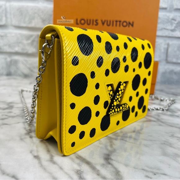 Louis Vuitton x Yayoi Kusama Twist Belt Chain Wallet In Jaune Noir - Picture 4 of 16